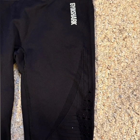Gymshark • Black Leggings with Mesh Cutouts - Picture 3 of 6